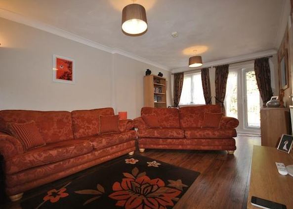 3 bedrooms Semi-Detached Bunglow for sale