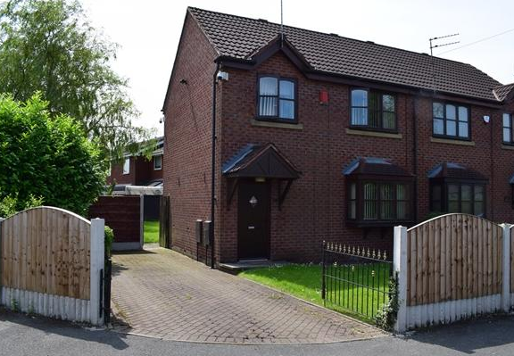 3 bedrooms Semi-Detached House for sale