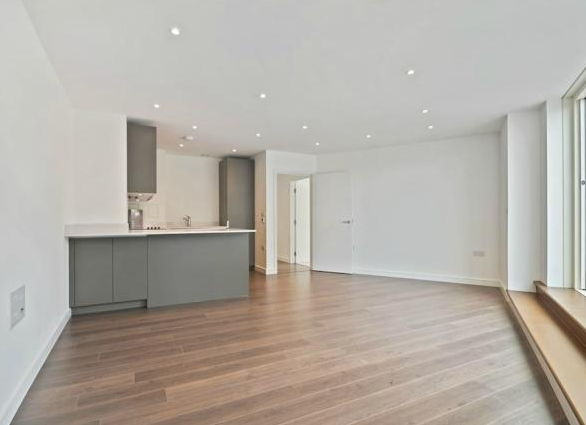 3 bedrooms New Home Apartment / Flat for rent